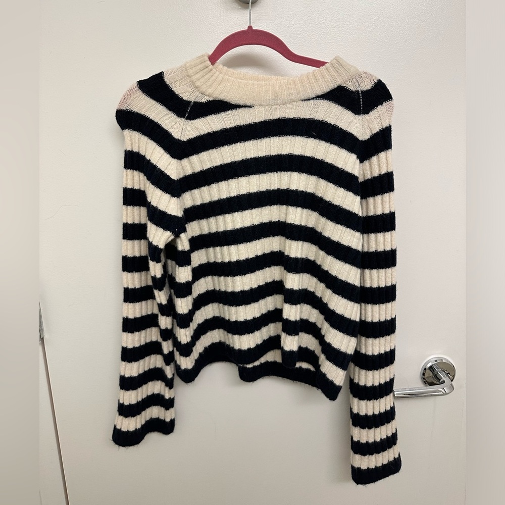 H&M Rib Knit Sweater Size M - Picture 3 of 5